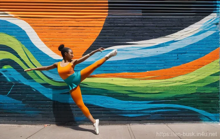 거리공연과 시각 예술의 융합 - **Prompt:** A dynamic urban alley scene at midday, where a large, vibrant street mural covers an old...